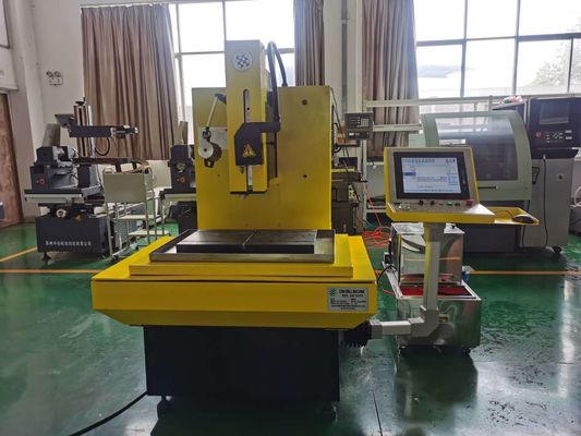 Высокоточная машина для бурения мелких отверстий EDM Sjd704wxl 500X400 для индивидуальных нужд
