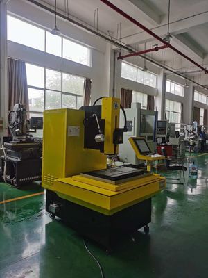 Высокоточная машина для бурения мелких отверстий EDM Sjd704wxl 500X400 для индивидуальных нужд