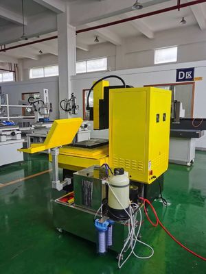 Высокоточная машина для бурения мелких отверстий EDM Sjd704wxl 500X400 для индивидуальных нужд