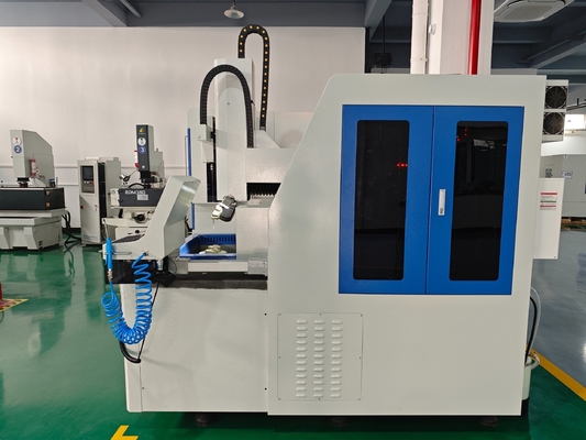 6 оси CNC EDM Маленькая буровая машина для отверстий для охлаждения турбинных лезвиев