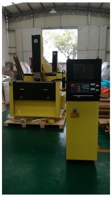 Трехосная CNC зеркальная разрядка Спинкер EDM-машина EDM450h