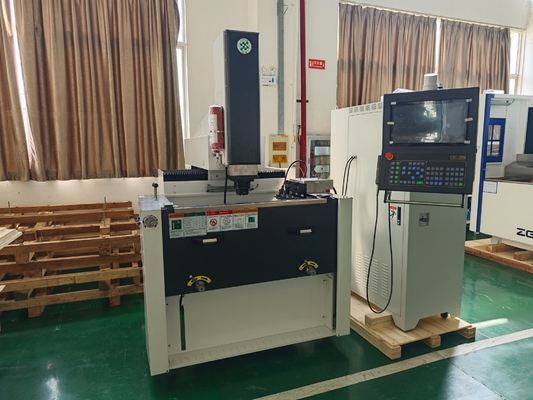 Озерный эффект EDM450H CNC электрическая разрядка для точных обработок