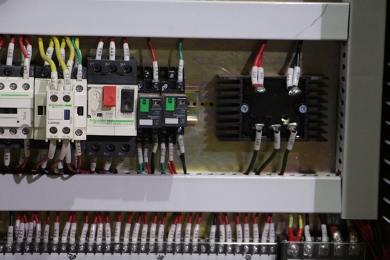 Машина для резки электронных проводов с помощью CNC Dk7780f с резкой и послепродажным обслуживанием