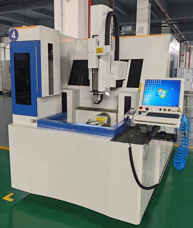 6 оси CNC EDM Маленькая буровая машина для отверстий для охлаждения турбинных лезвиев
